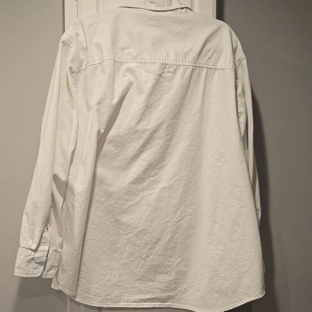 Crown & Ivy Women's White Button Down Shirt - Picture 3 of 3